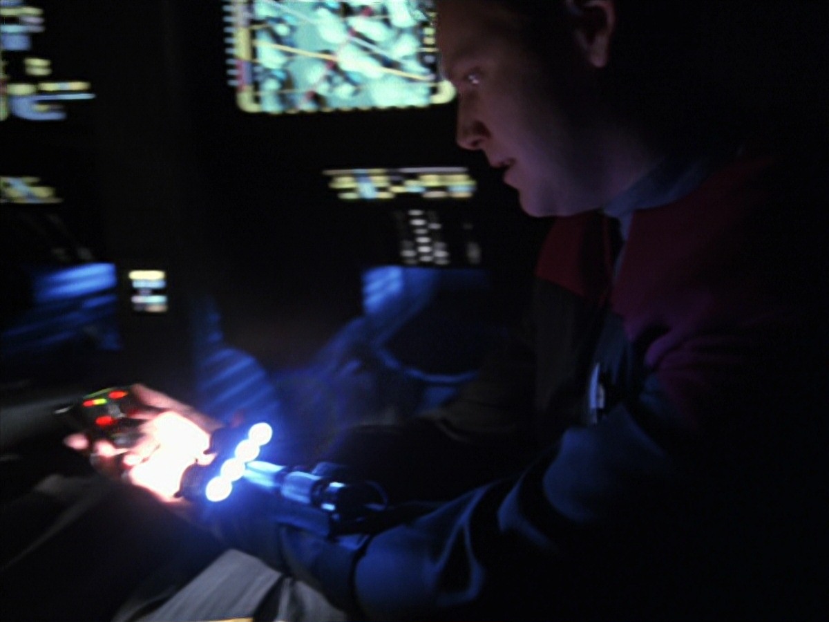 extant_StarTrek_VOY_7x24-RenaissanceMan_2795.jpg