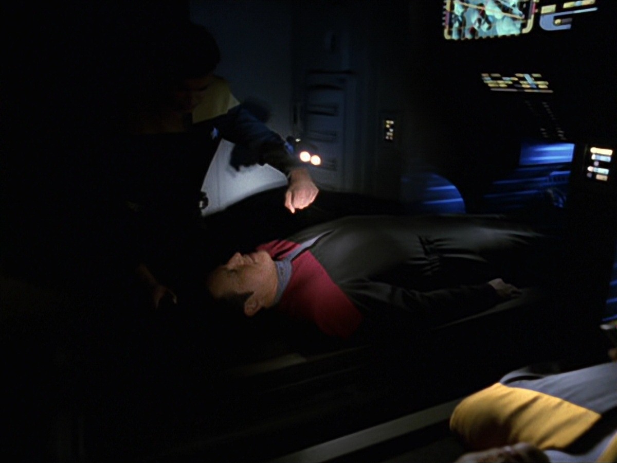 extant_StarTrek_VOY_7x24-RenaissanceMan_2799.jpg