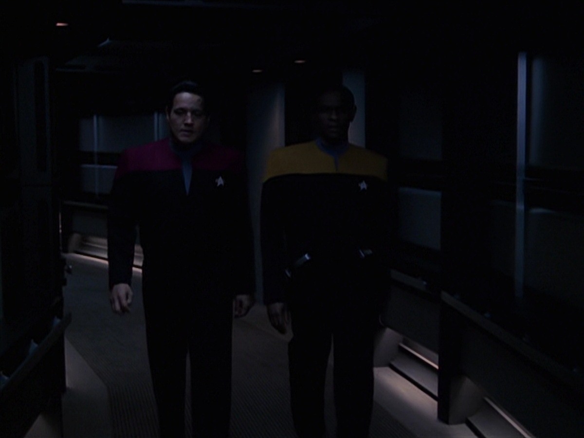 extant_StarTrek_VOY_7x24-RenaissanceMan_2804.jpg
