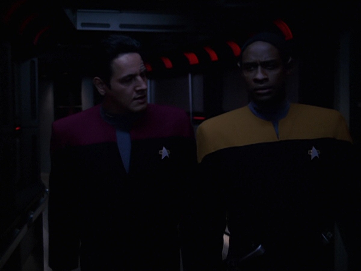 extant_StarTrek_VOY_7x24-RenaissanceMan_2812.jpg