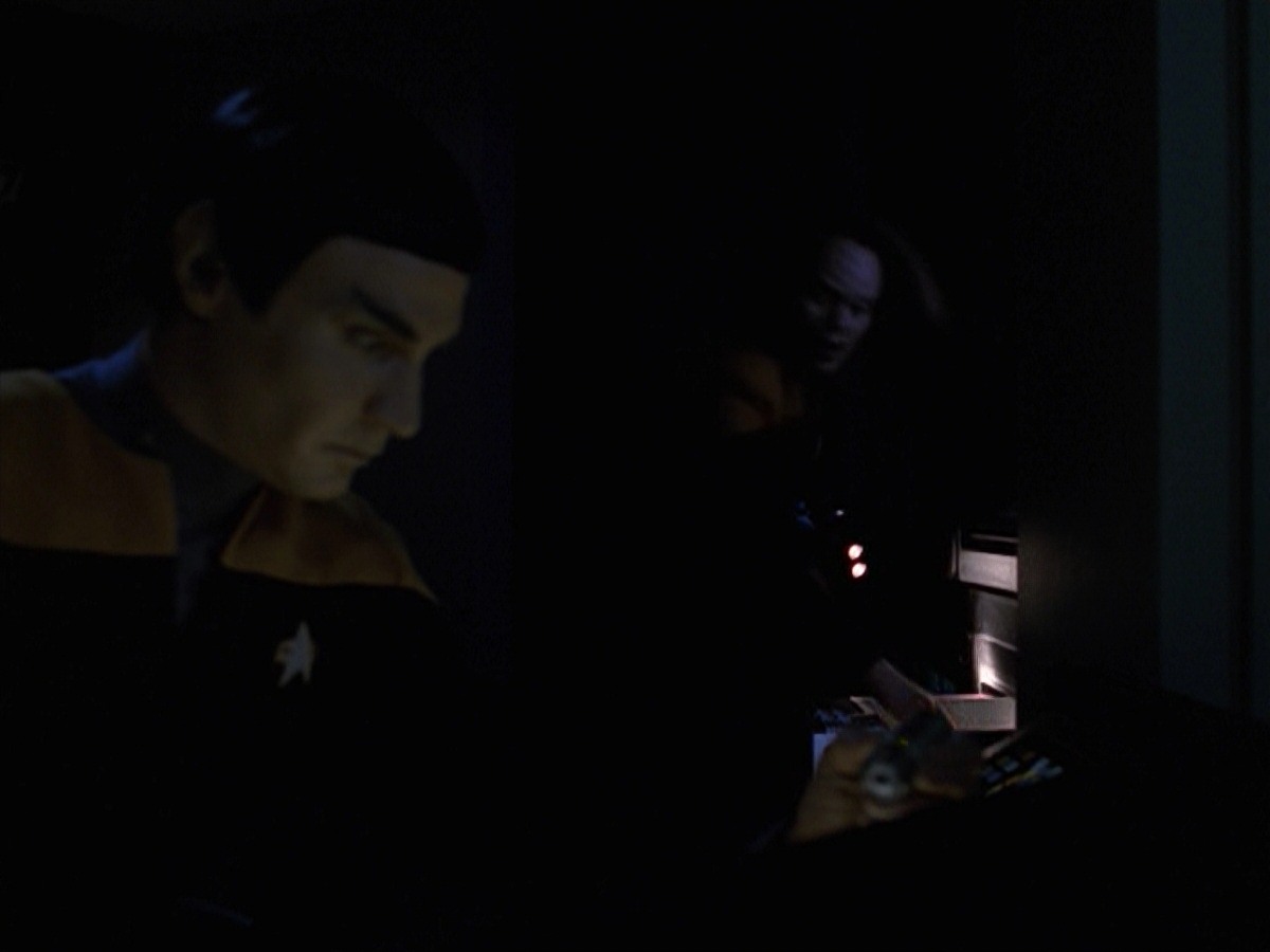 extant_StarTrek_VOY_7x24-RenaissanceMan_2819.jpg