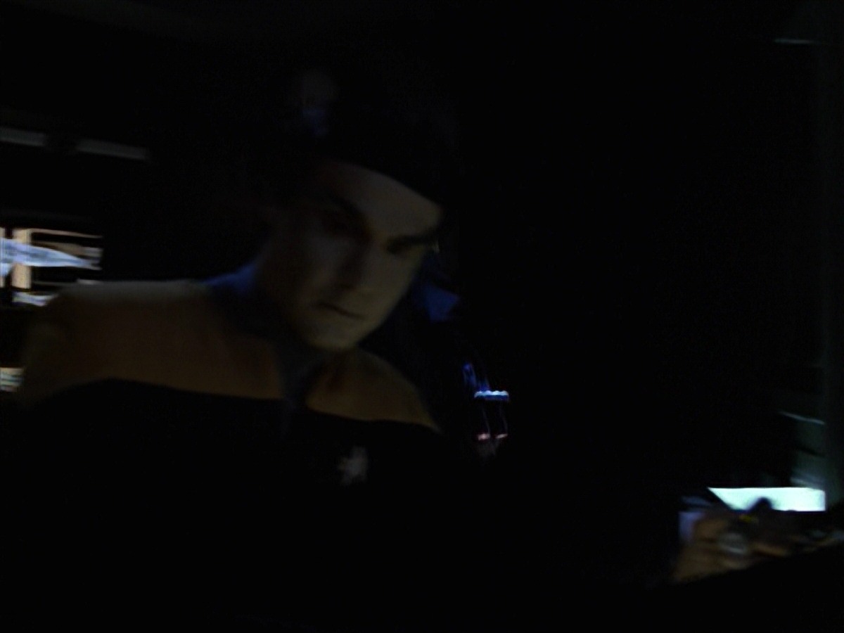 extant_StarTrek_VOY_7x24-RenaissanceMan_2820.jpg