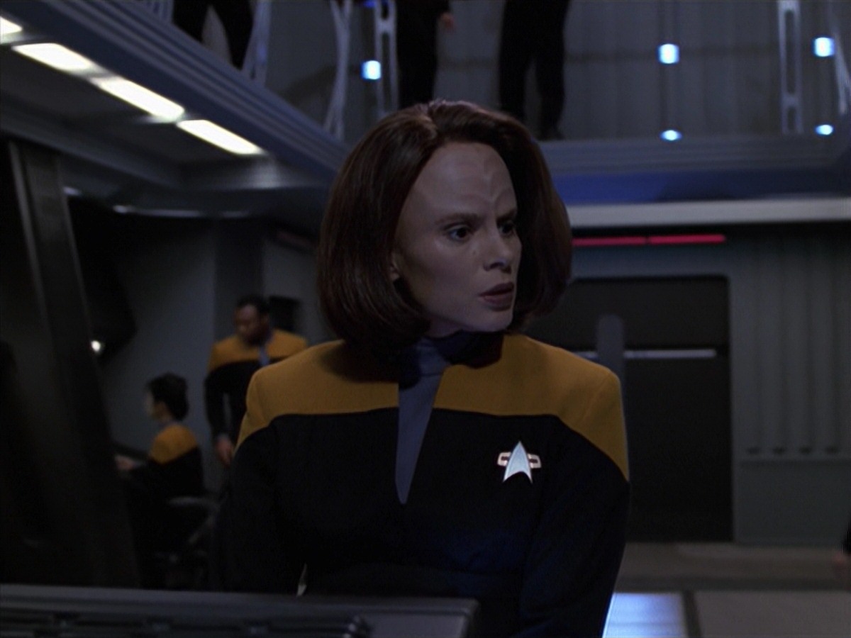 extant_StarTrek_VOY_7x24-RenaissanceMan_2834.jpg