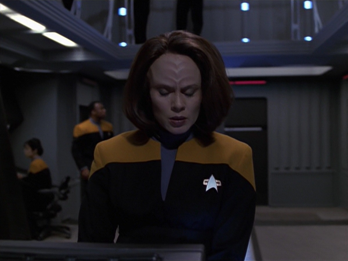 extant_StarTrek_VOY_7x24-RenaissanceMan_2835.jpg