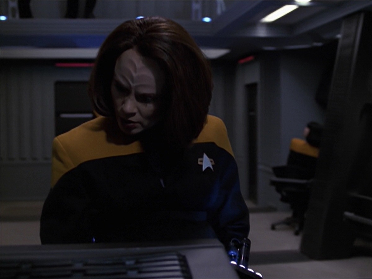 extant_StarTrek_VOY_7x24-RenaissanceMan_2838.jpg