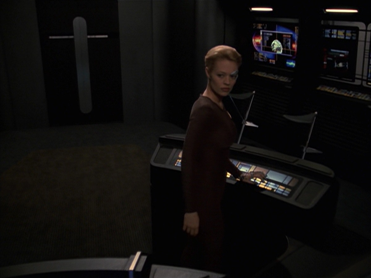extant_StarTrek_VOY_7x24-RenaissanceMan_2843.jpg