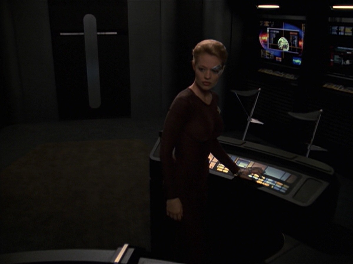 extant_StarTrek_VOY_7x24-RenaissanceMan_2844.jpg