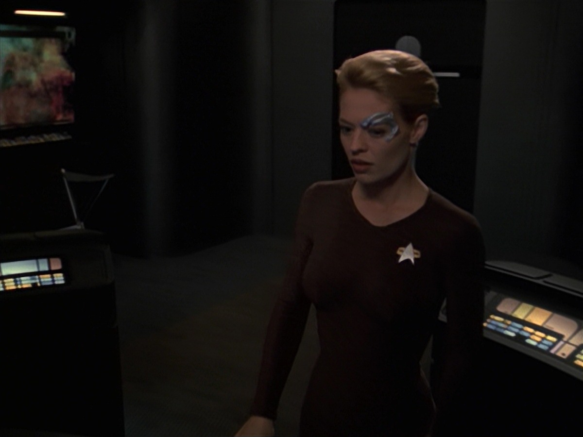 extant_StarTrek_VOY_7x24-RenaissanceMan_2848.jpg