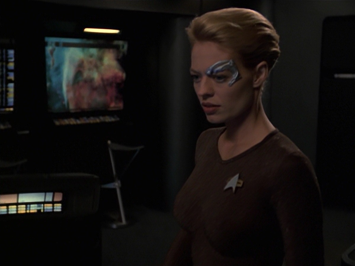 extant_StarTrek_VOY_7x24-RenaissanceMan_2852.jpg