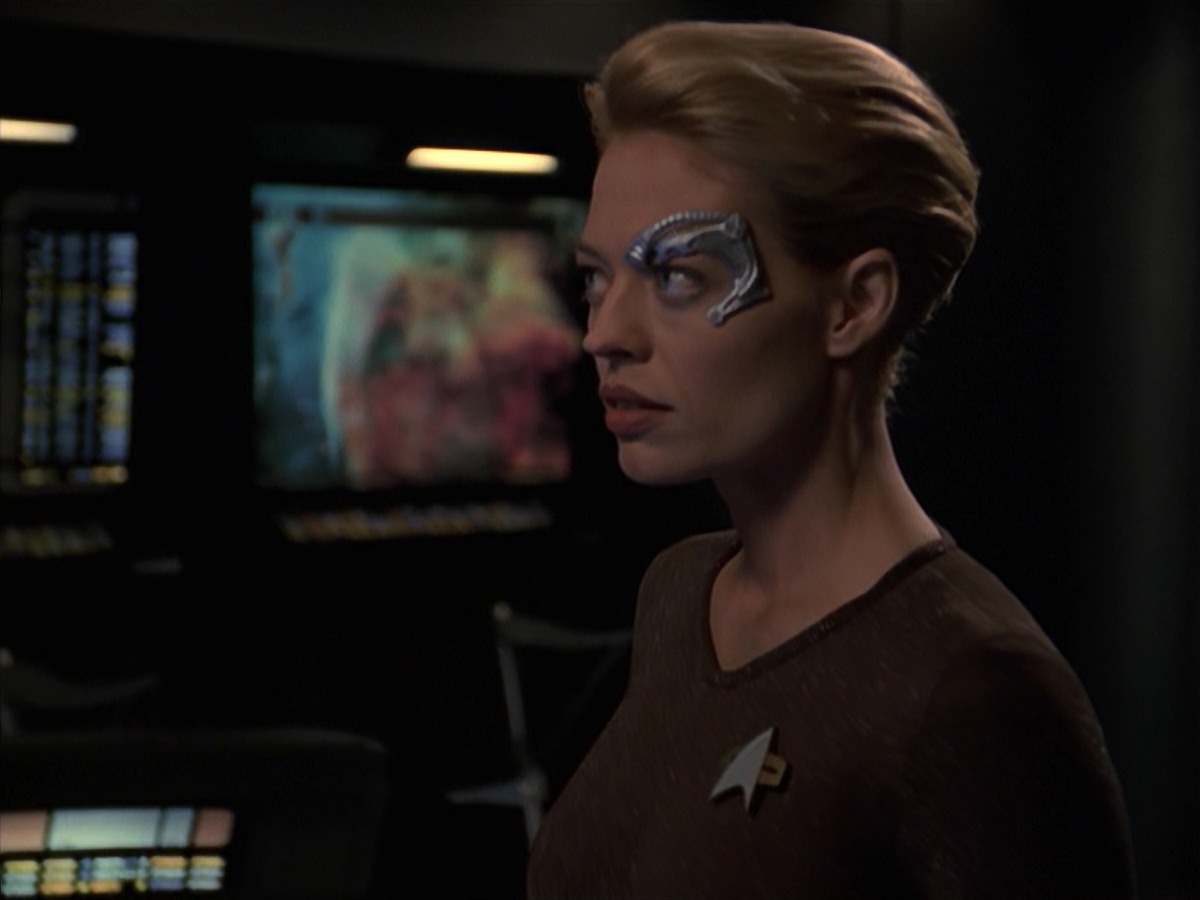 extant_StarTrek_VOY_7x24-RenaissanceMan_2855.jpg