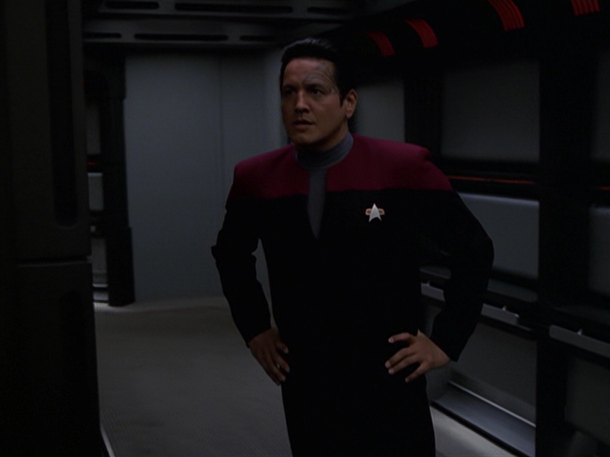 extant_StarTrek_VOY_7x24-RenaissanceMan_2868.jpg