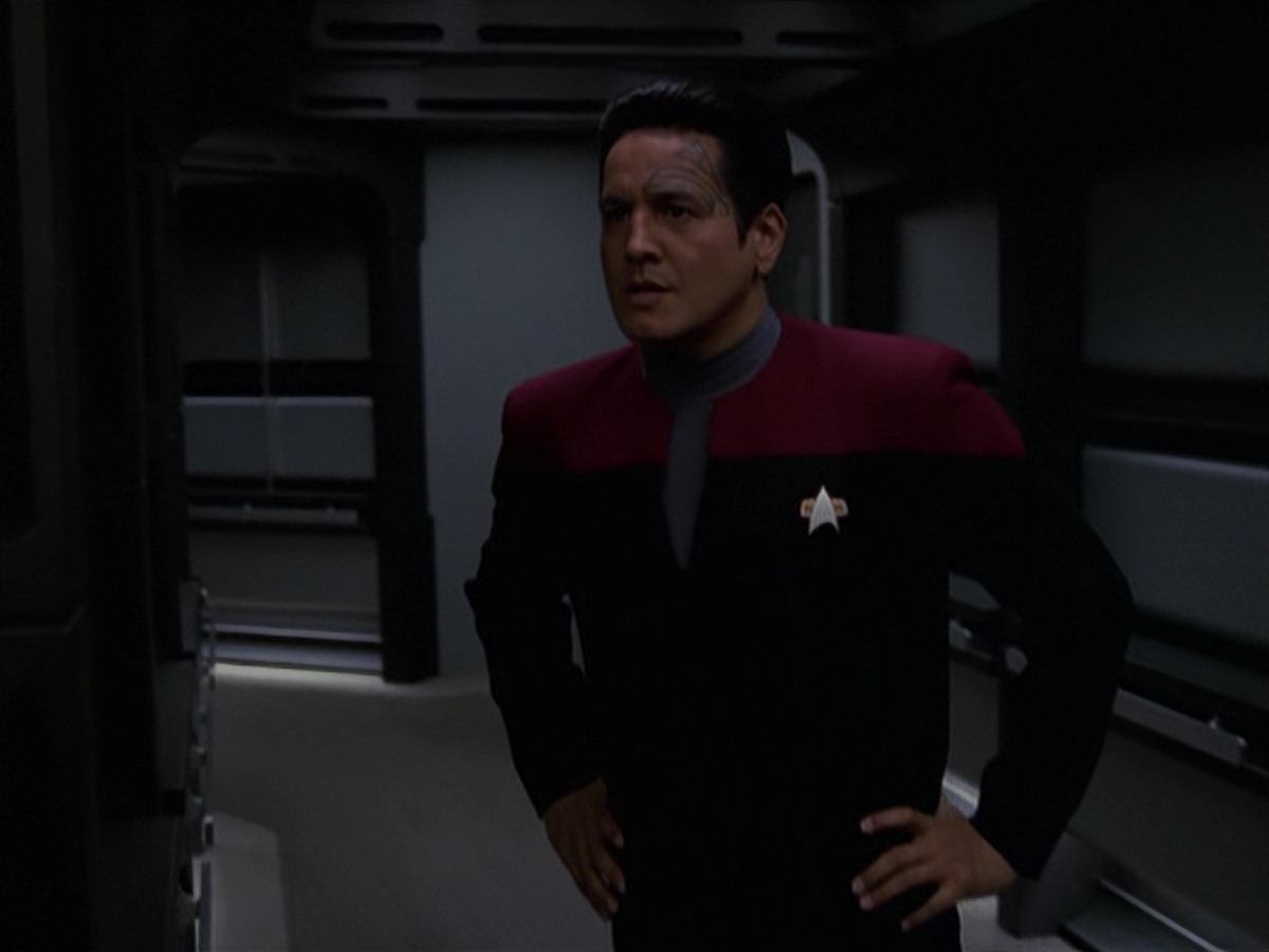 extant_StarTrek_VOY_7x24-RenaissanceMan_2869.jpg