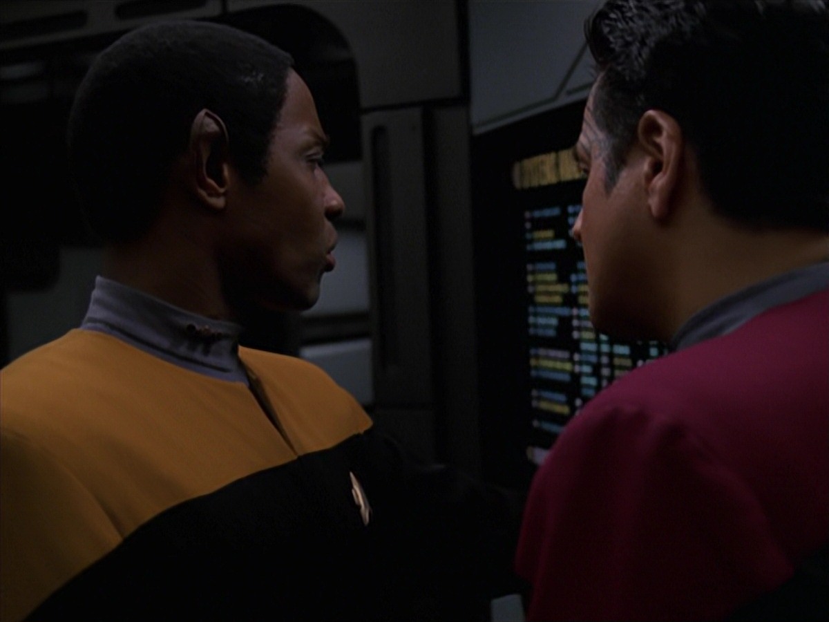 extant_StarTrek_VOY_7x24-RenaissanceMan_2876.jpg