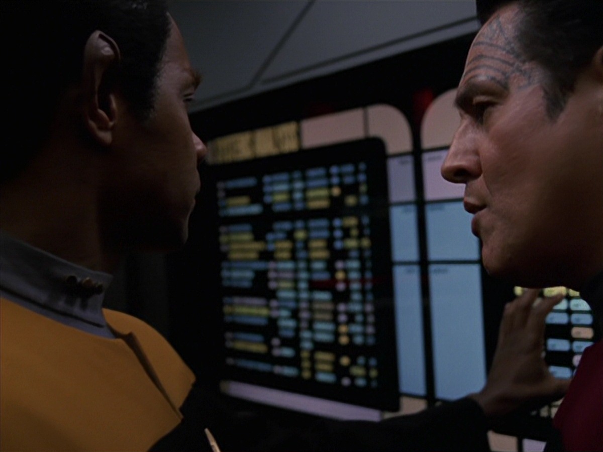 extant_StarTrek_VOY_7x24-RenaissanceMan_2881.jpg