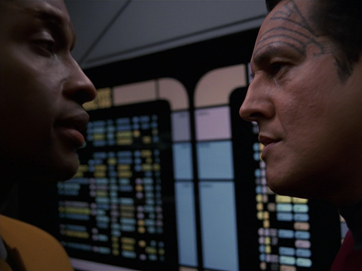 extant_StarTrek_VOY_7x24-RenaissanceMan_2887.jpg
