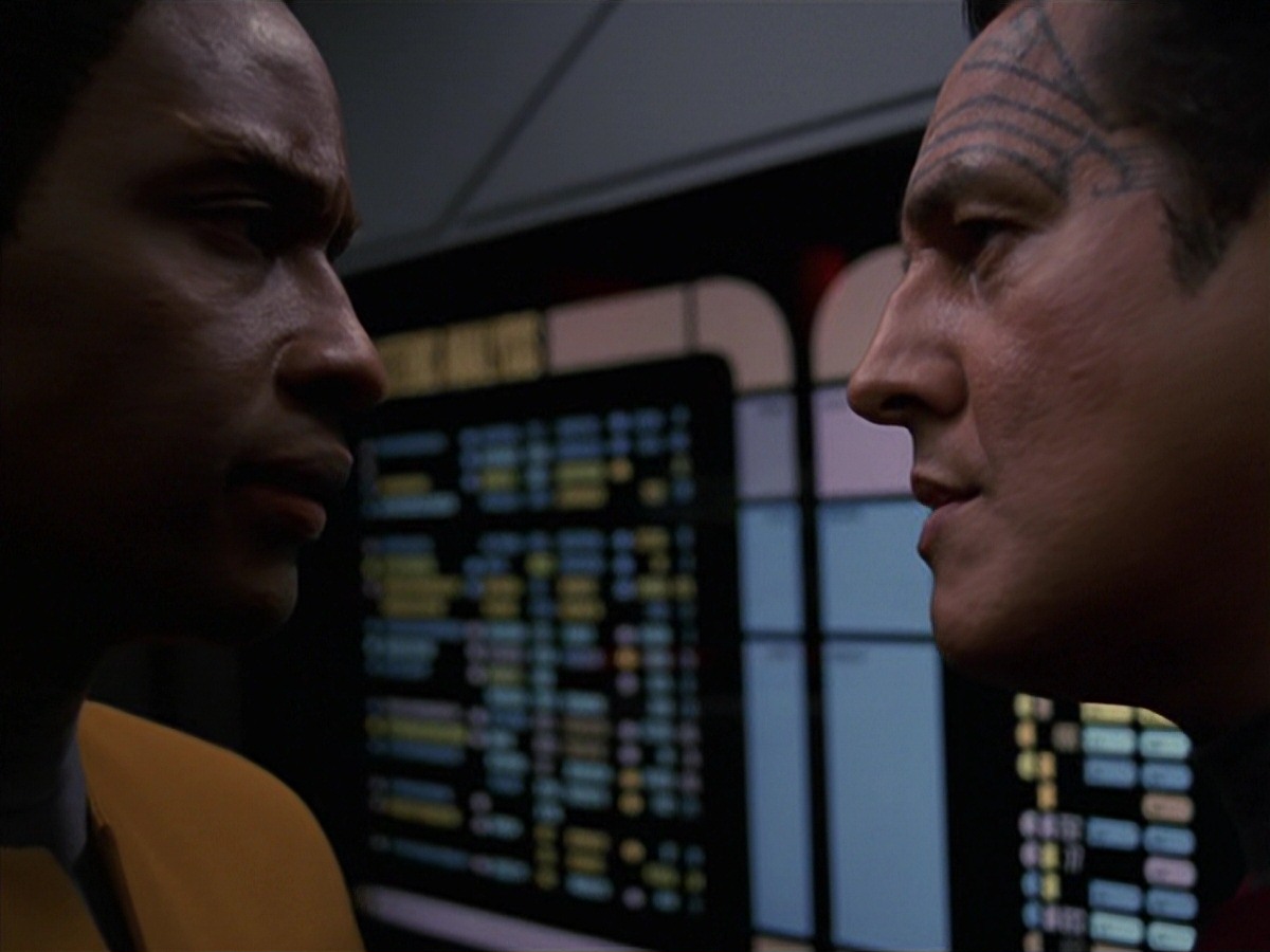 extant_StarTrek_VOY_7x24-RenaissanceMan_2888.jpg
