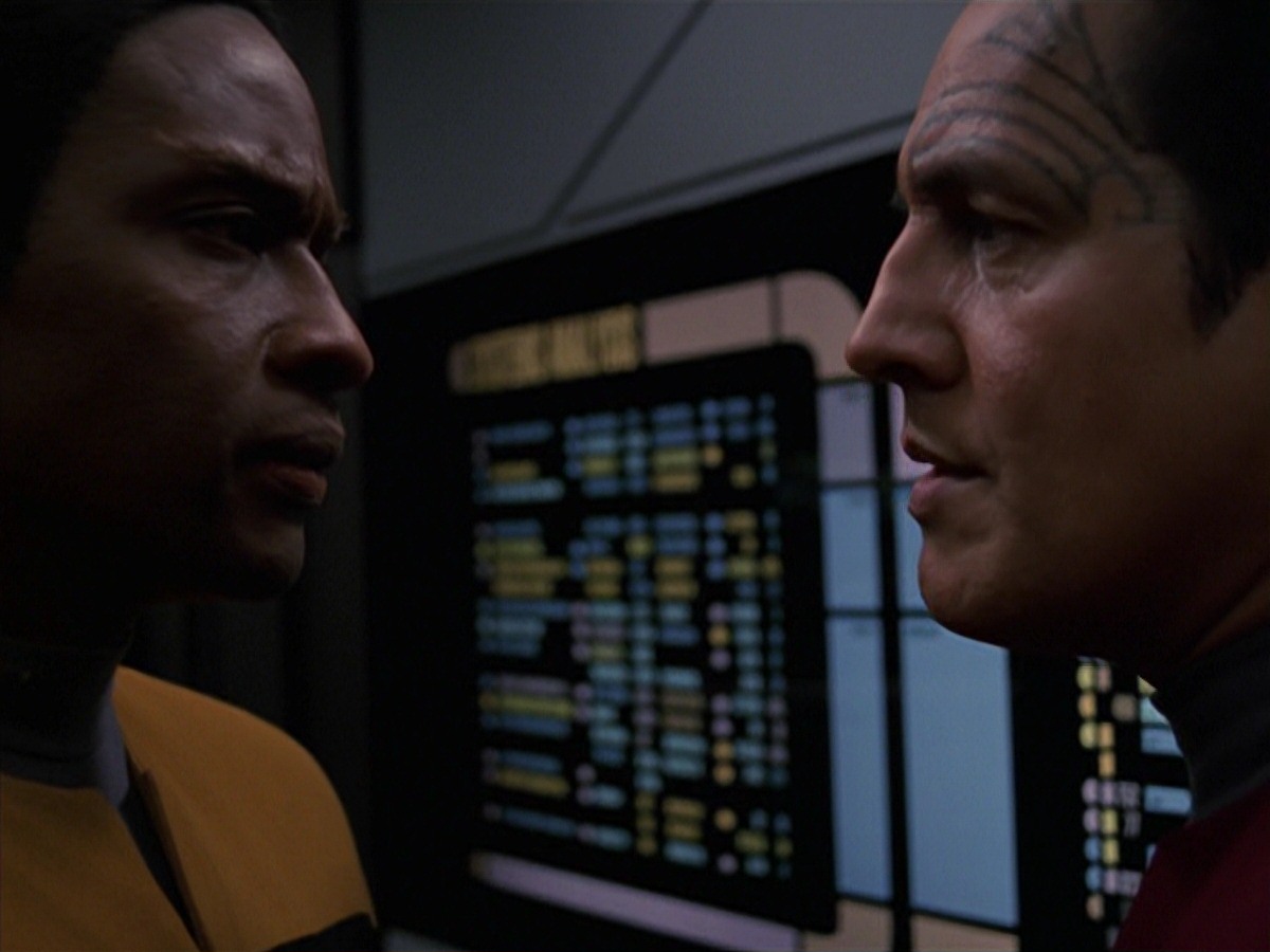 extant_StarTrek_VOY_7x24-RenaissanceMan_2890.jpg