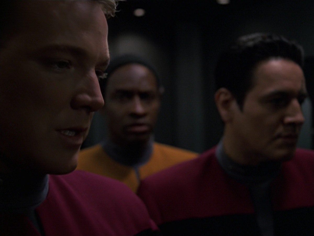 extant_StarTrek_VOY_7x24-RenaissanceMan_2905.jpg