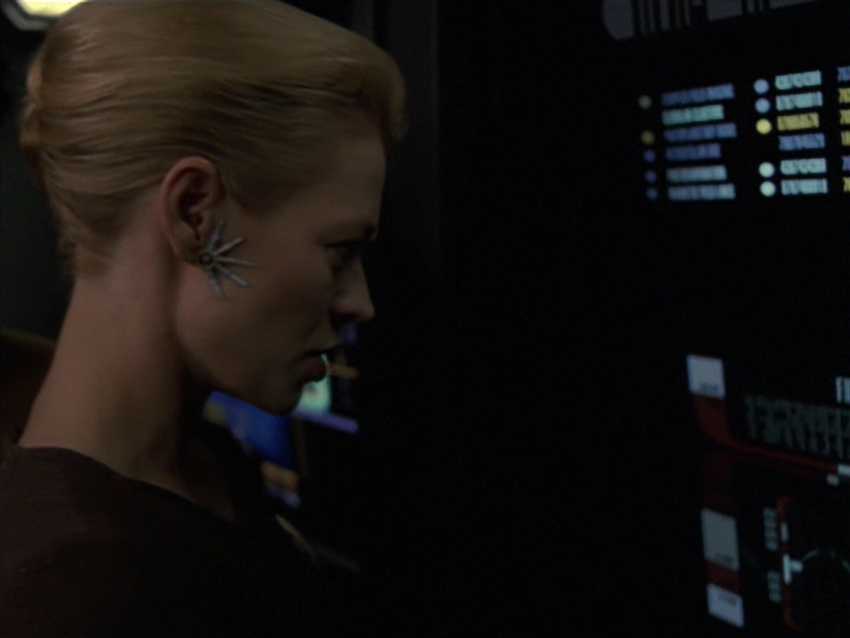 extant_StarTrek_VOY_7x24-RenaissanceMan_2916.jpg