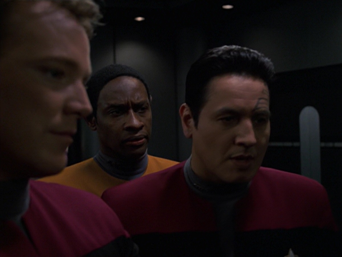 extant_StarTrek_VOY_7x24-RenaissanceMan_2926.jpg