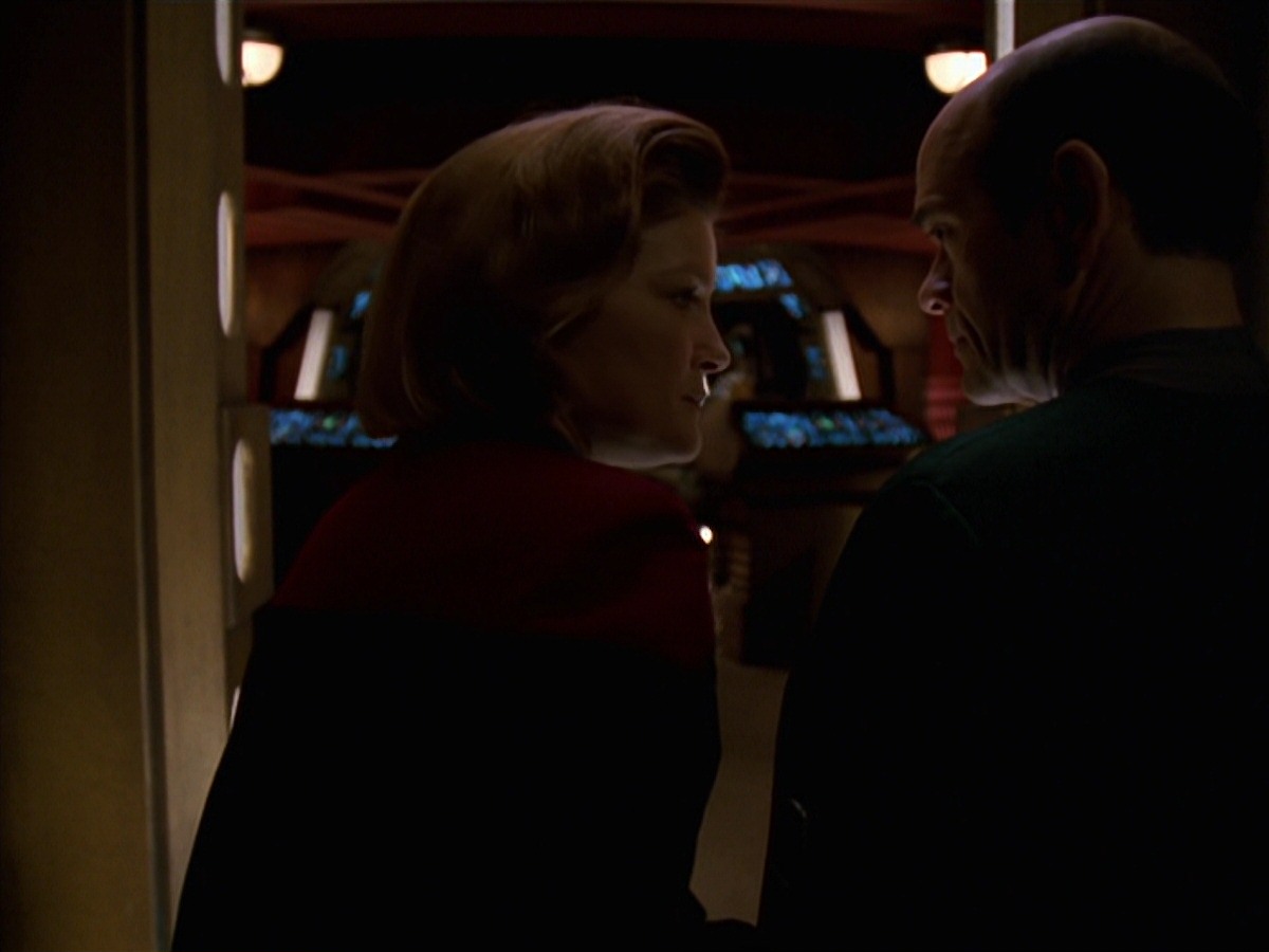 extant_StarTrek_VOY_7x24-RenaissanceMan_2944.jpg