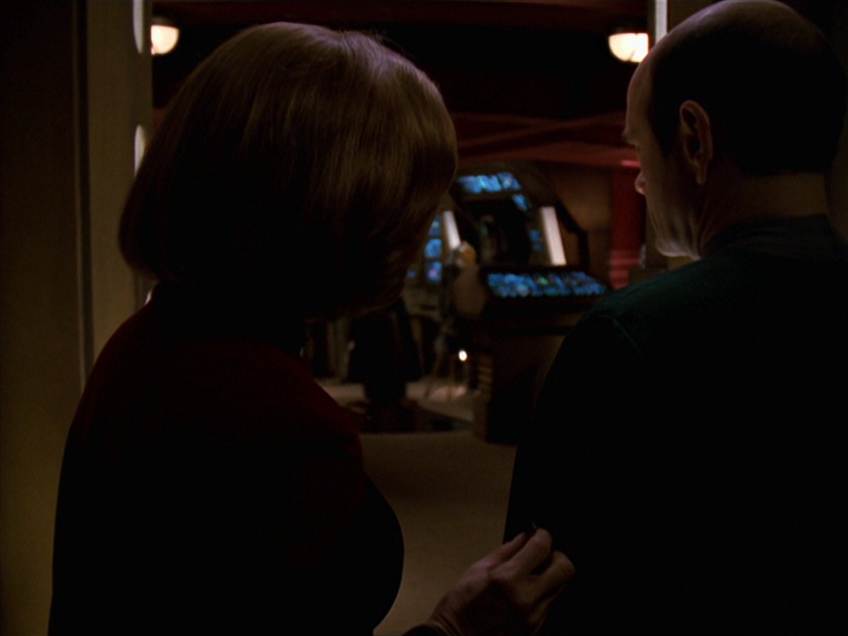 extant_StarTrek_VOY_7x24-RenaissanceMan_2947.jpg