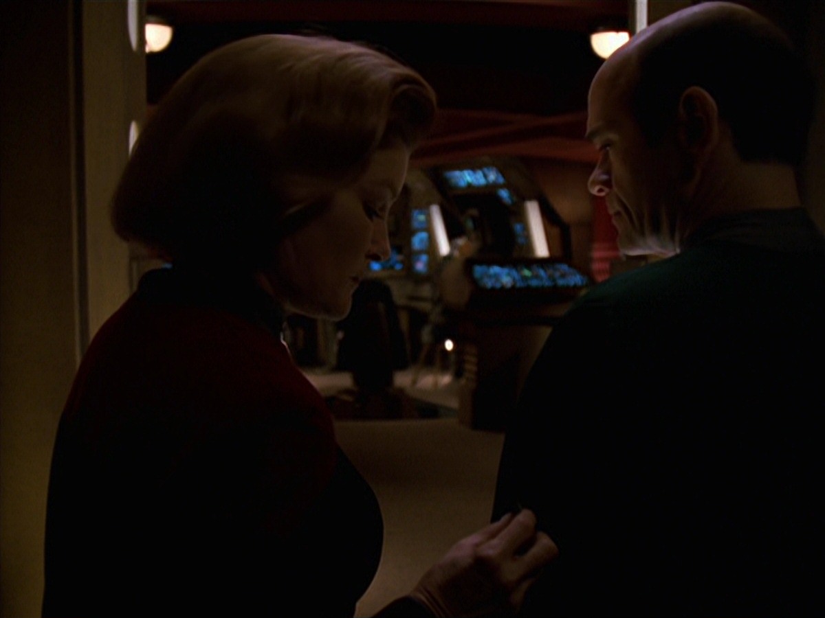 extant_StarTrek_VOY_7x24-RenaissanceMan_2948.jpg