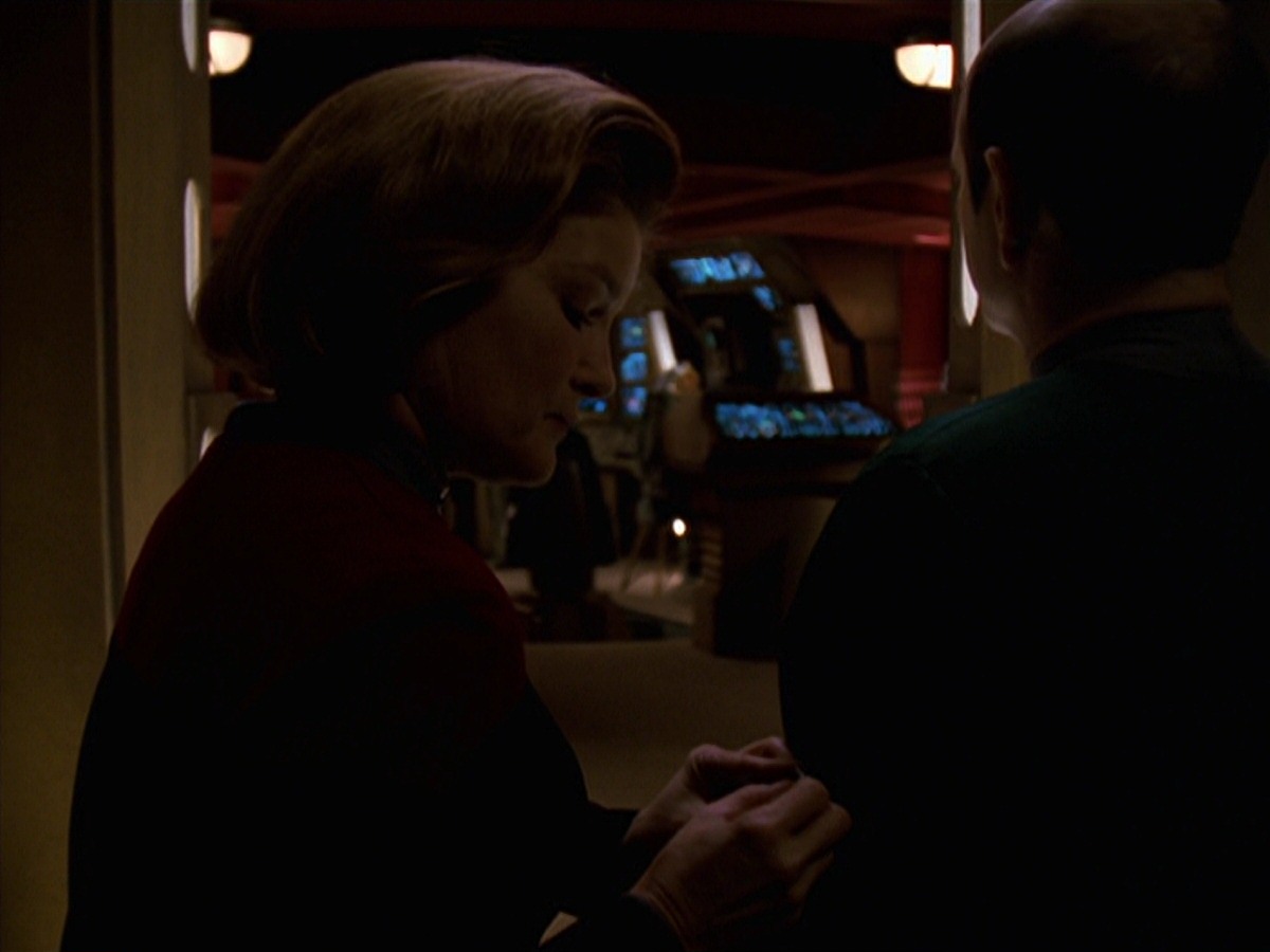 extant_StarTrek_VOY_7x24-RenaissanceMan_2965.jpg