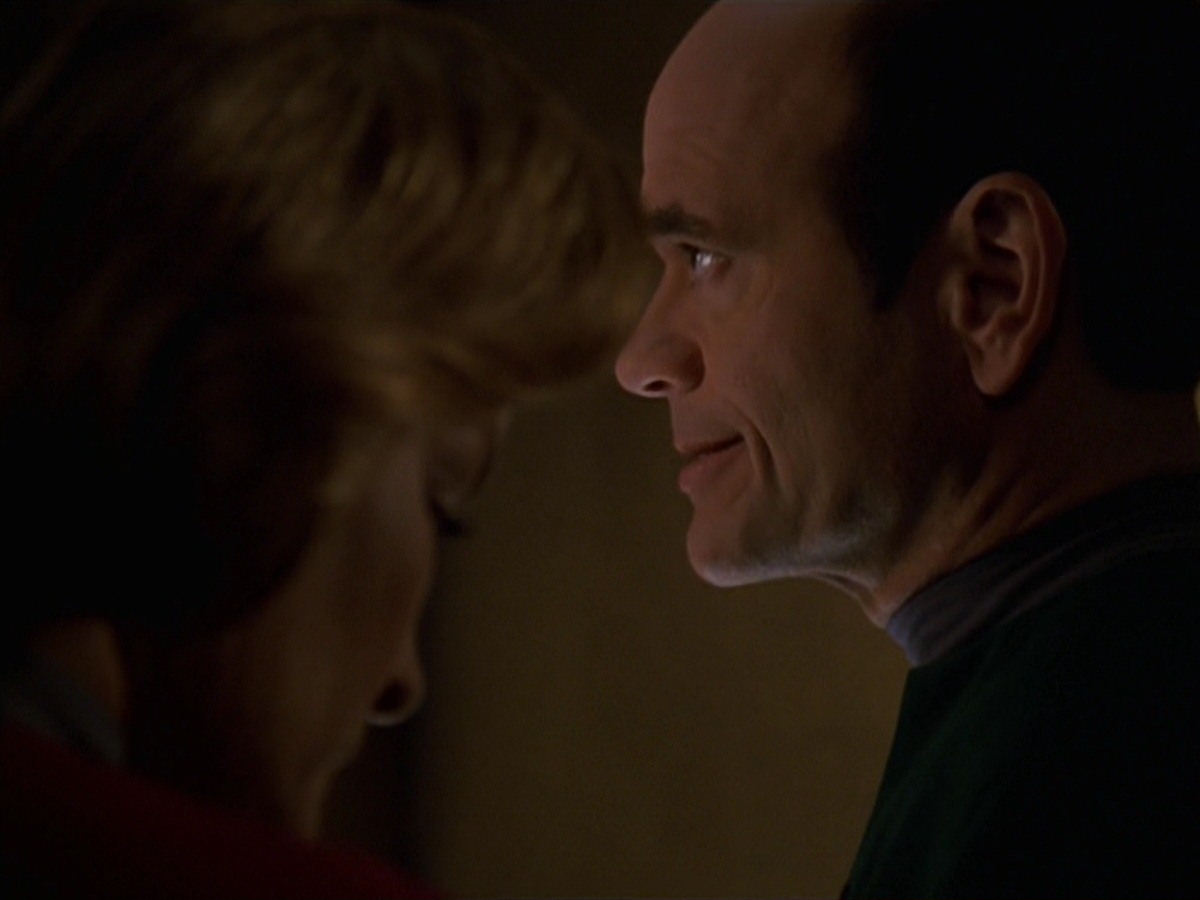 extant_StarTrek_VOY_7x24-RenaissanceMan_2971.jpg