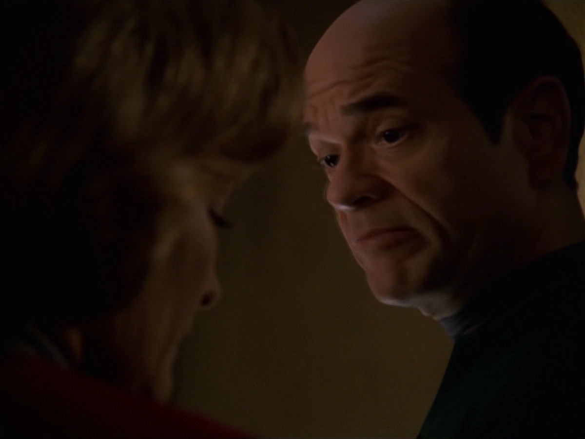 extant_StarTrek_VOY_7x24-RenaissanceMan_2993.jpg