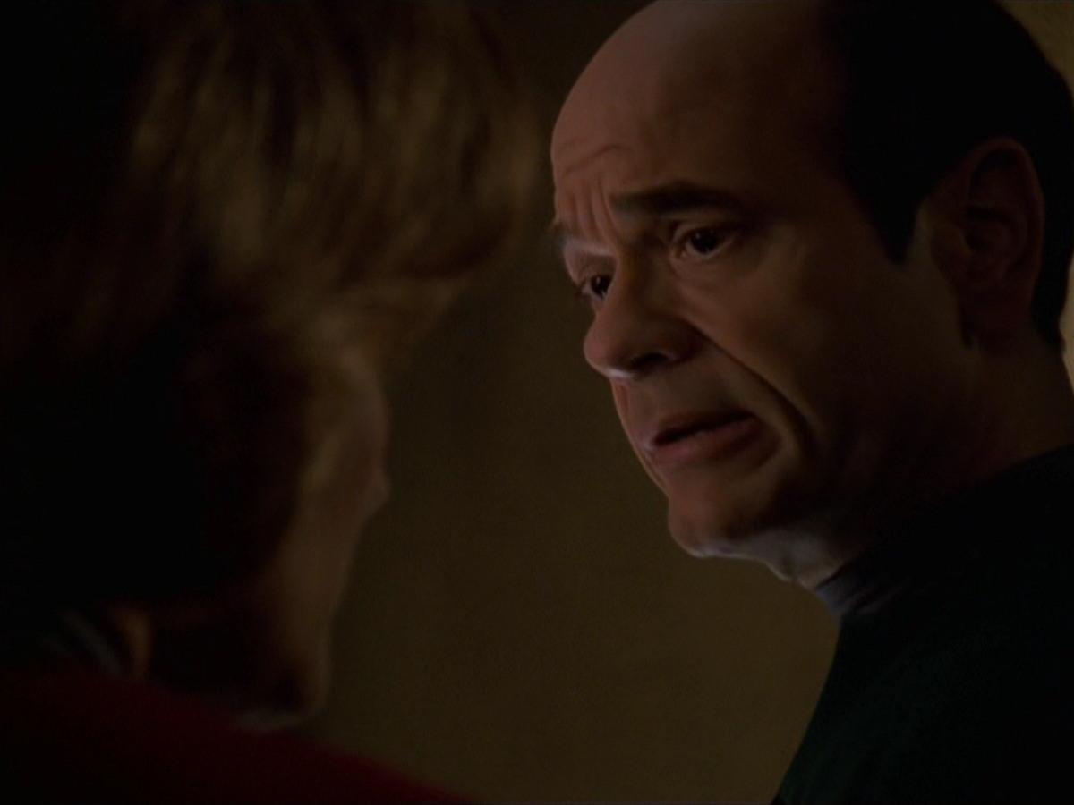 extant_StarTrek_VOY_7x24-RenaissanceMan_2995.jpg