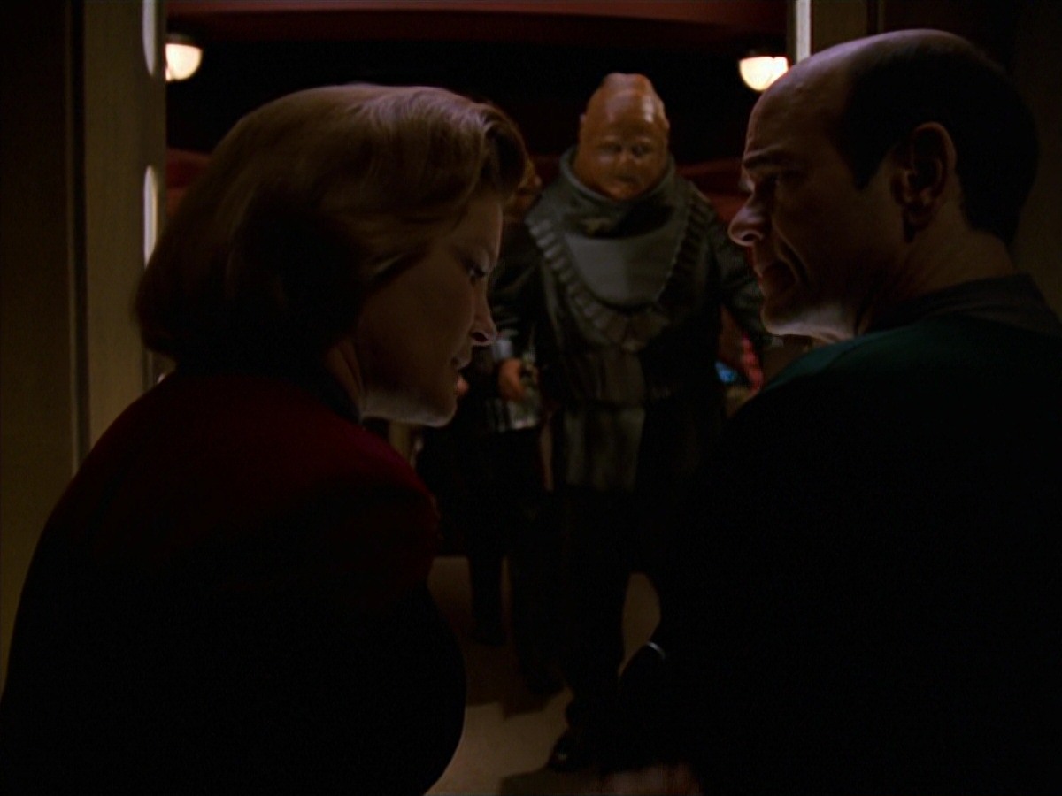 extant_StarTrek_VOY_7x24-RenaissanceMan_3000.jpg