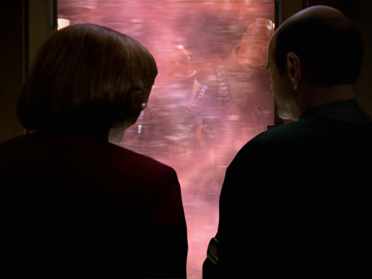 extant_StarTrek_VOY_7x24-RenaissanceMan_3001.jpg