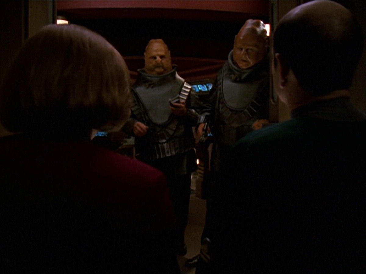 extant_StarTrek_VOY_7x24-RenaissanceMan_3002.jpg