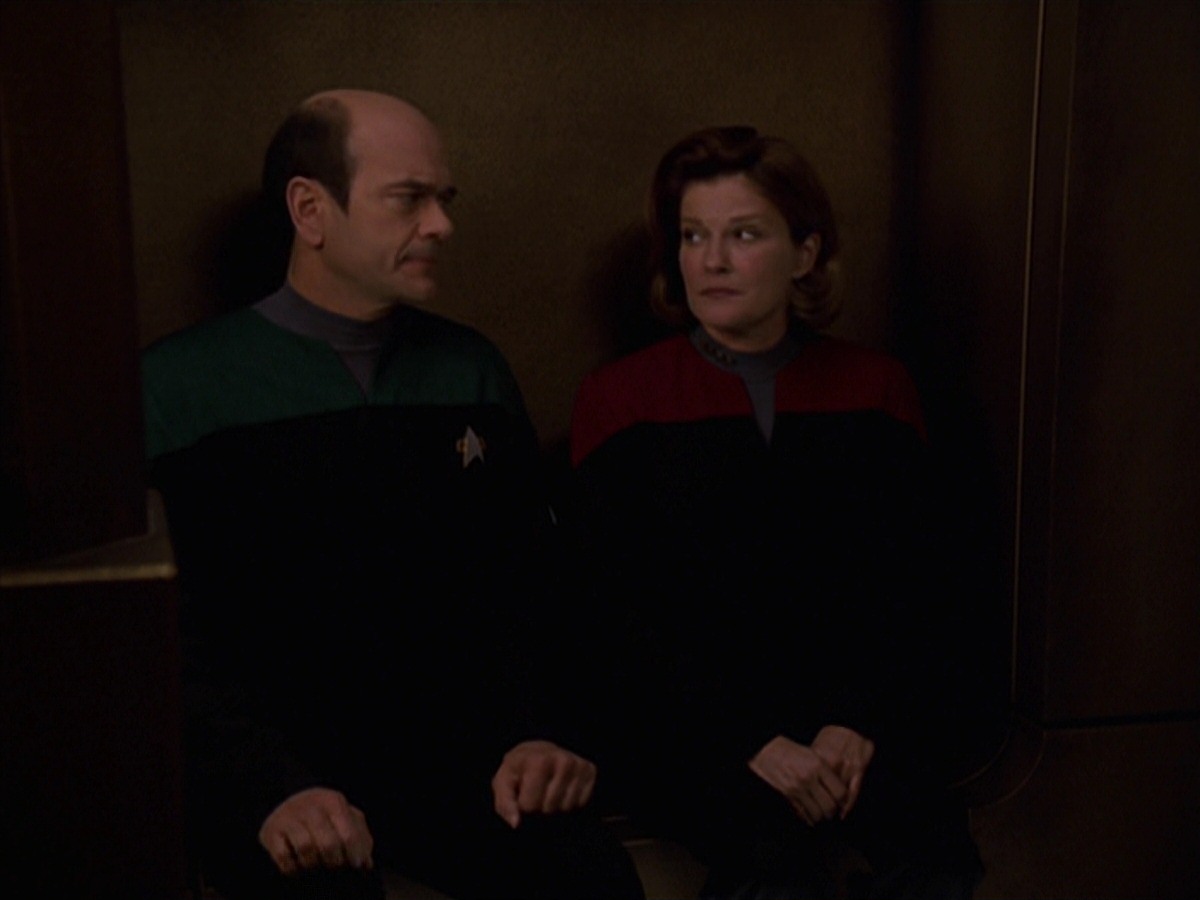 extant_StarTrek_VOY_7x24-RenaissanceMan_3006.jpg
