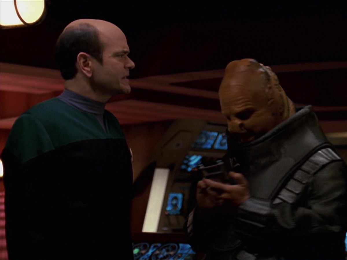 extant_StarTrek_VOY_7x24-RenaissanceMan_3024.jpg