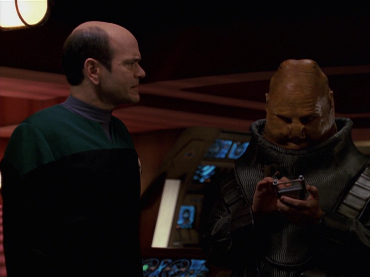 extant_StarTrek_VOY_7x24-RenaissanceMan_3025.jpg