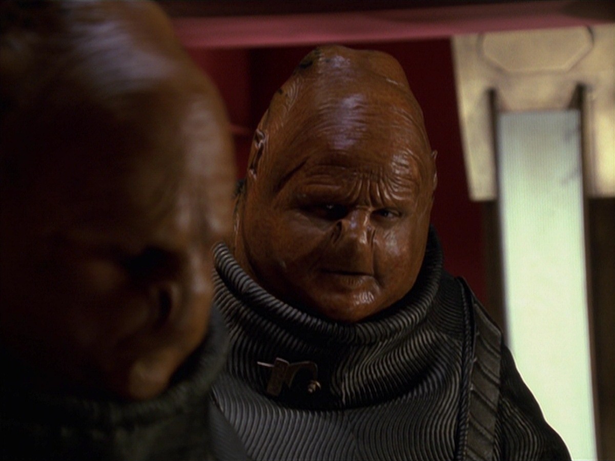 extant_StarTrek_VOY_7x24-RenaissanceMan_3027.jpg