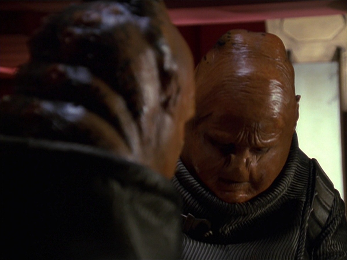 extant_StarTrek_VOY_7x24-RenaissanceMan_3070.jpg