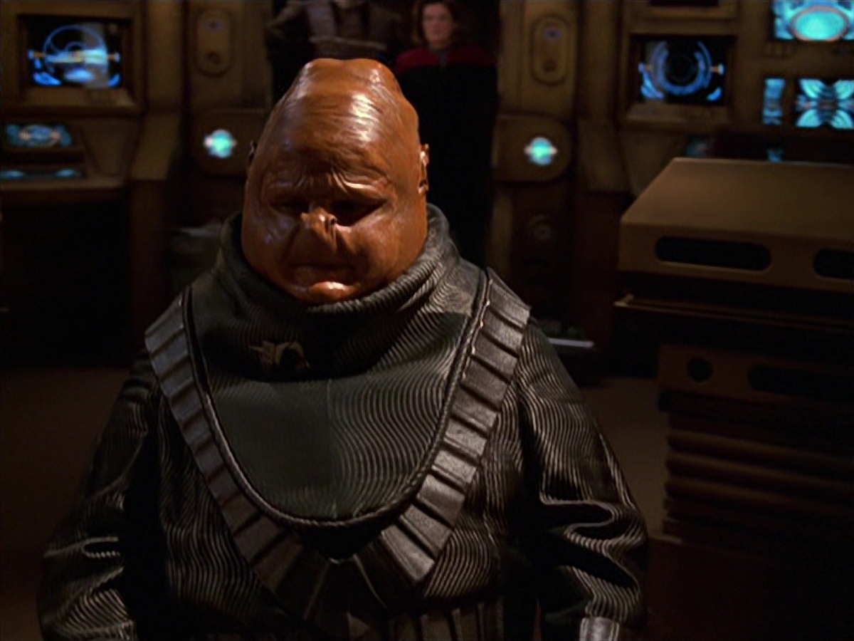 extant_StarTrek_VOY_7x24-RenaissanceMan_3164.jpg
