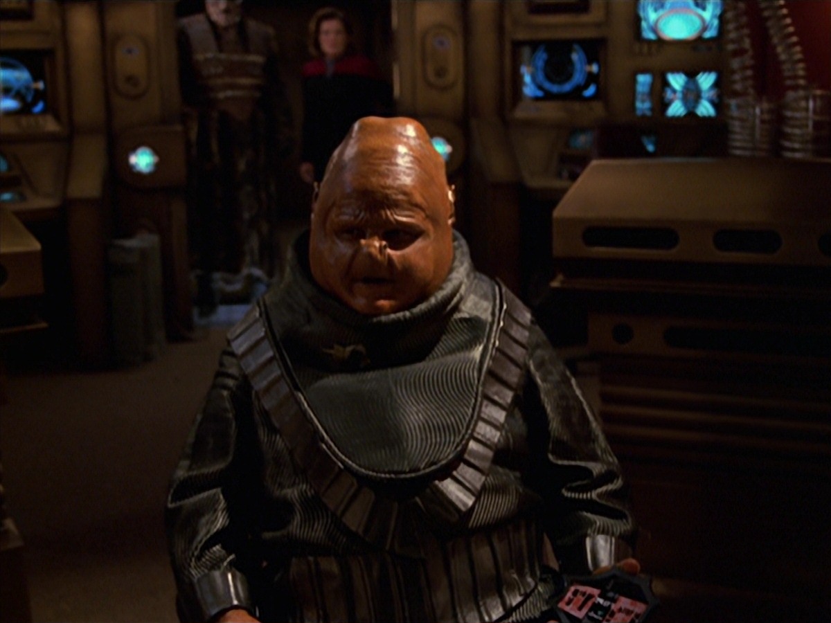 extant_StarTrek_VOY_7x24-RenaissanceMan_3177.jpg