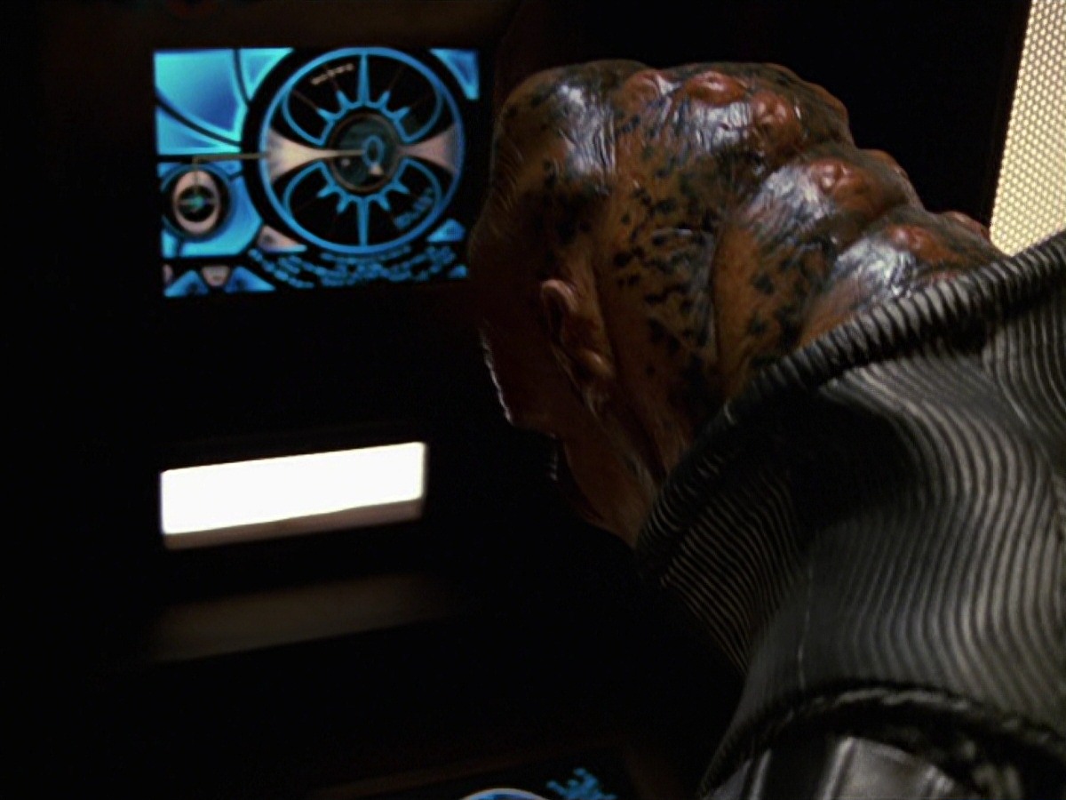 extant_StarTrek_VOY_7x24-RenaissanceMan_3182.jpg