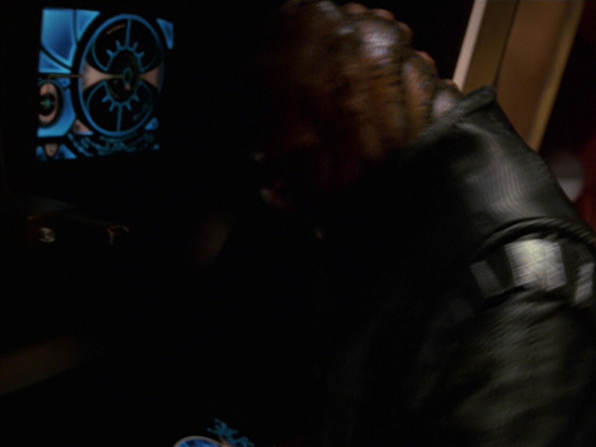 extant_StarTrek_VOY_7x24-RenaissanceMan_3187.jpg