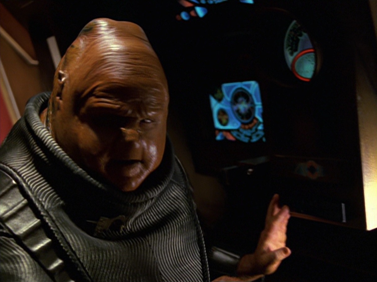 extant_StarTrek_VOY_7x24-RenaissanceMan_3190.jpg