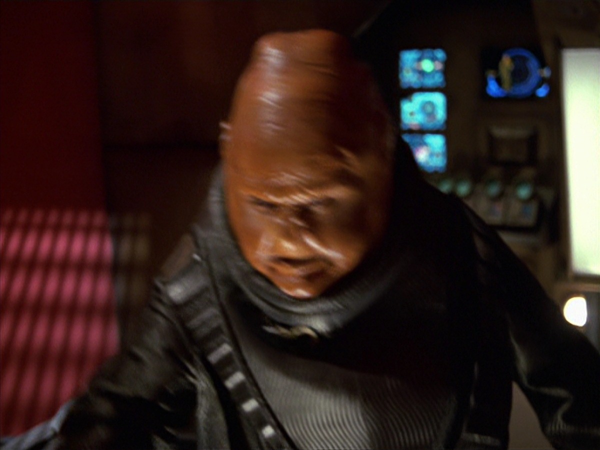 extant_StarTrek_VOY_7x24-RenaissanceMan_3236.jpg