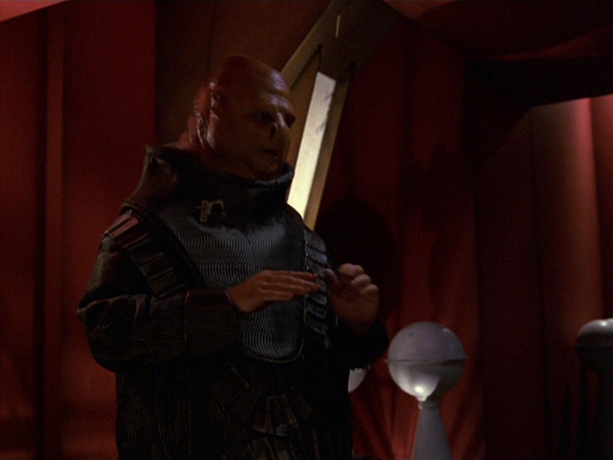 extant_StarTrek_VOY_7x24-RenaissanceMan_3250.jpg