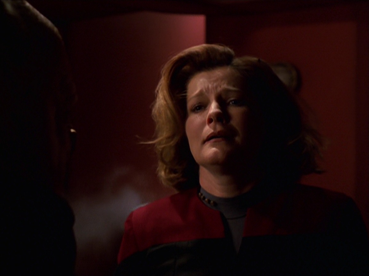extant_StarTrek_VOY_7x24-RenaissanceMan_3285.jpg