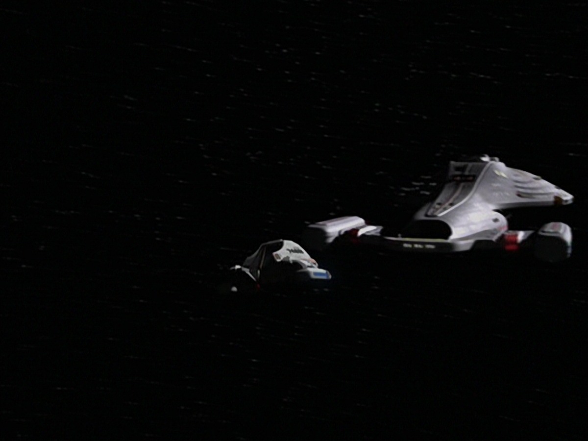 extant_StarTrek_VOY_7x24-RenaissanceMan_3291.jpg