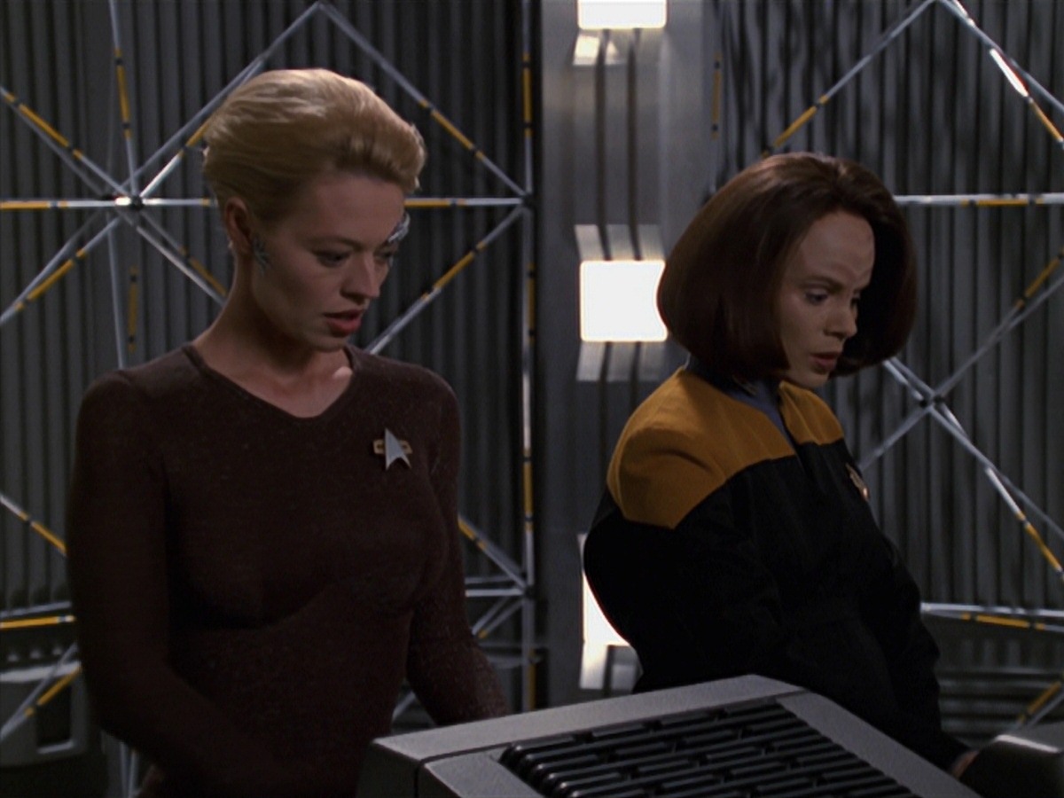 extant_StarTrek_VOY_7x24-RenaissanceMan_3304.jpg