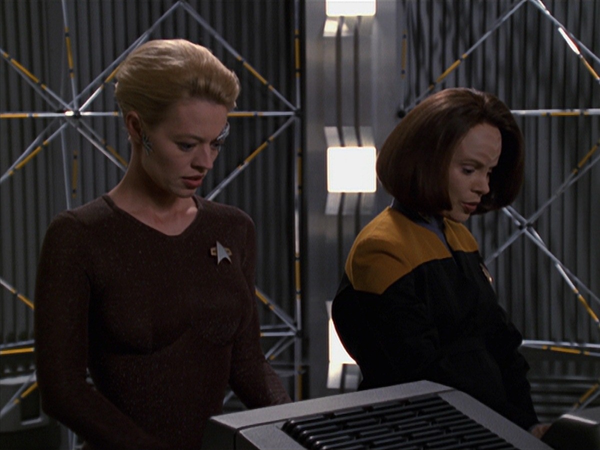extant_StarTrek_VOY_7x24-RenaissanceMan_3309.jpg
